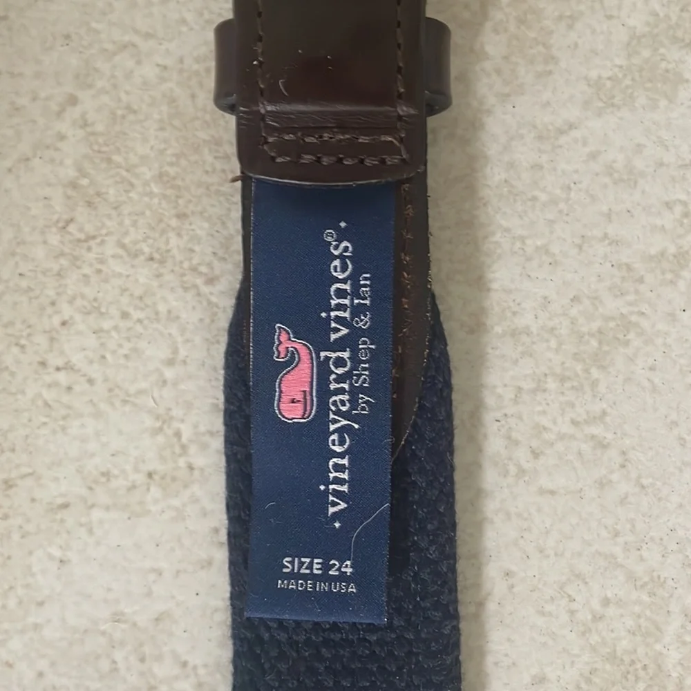 Vineyard vines belt